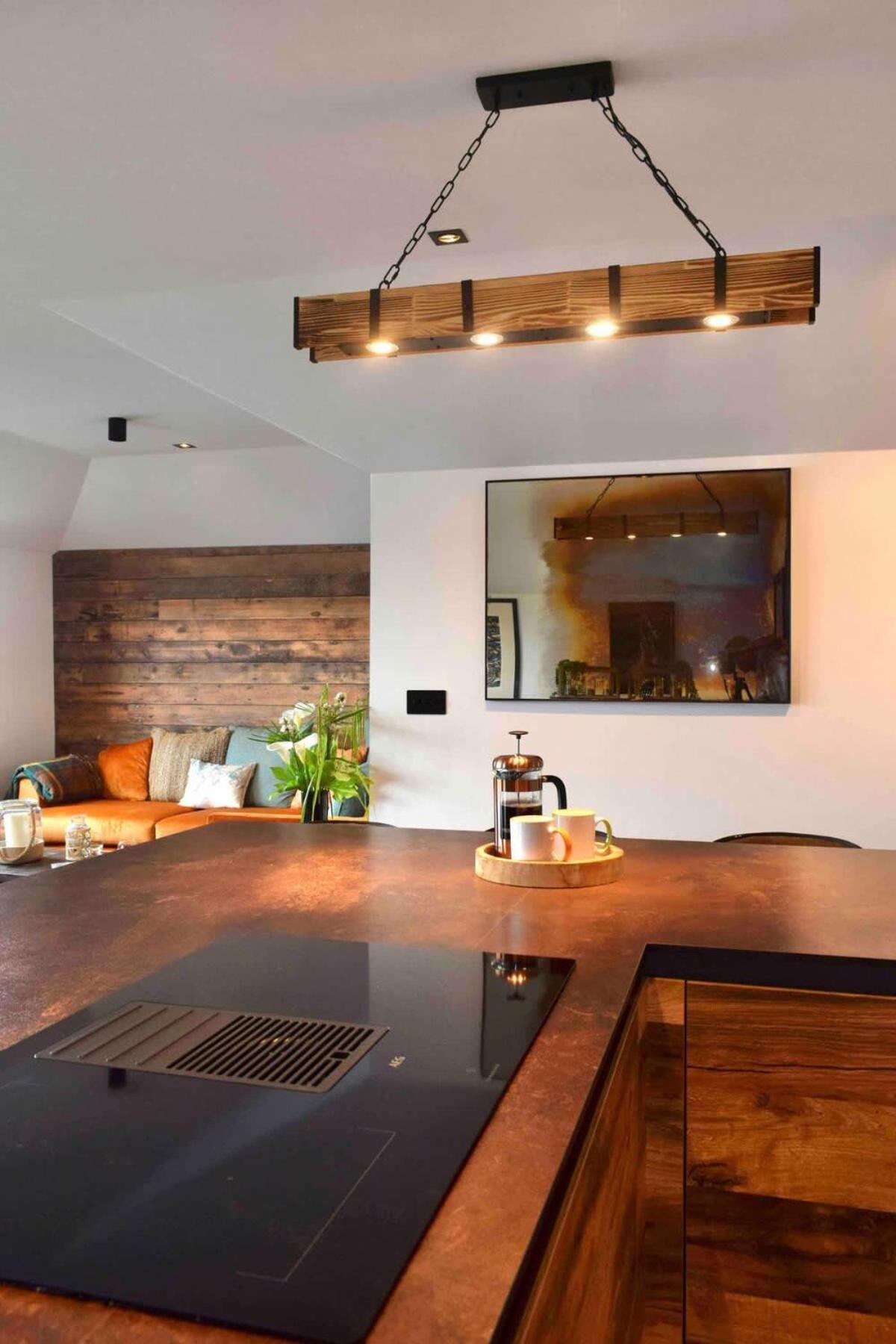 Stunning Waterfront Apartment With Spectacular Views & Parking At 'Captains Loft' 法尔茅斯 外观 照片
